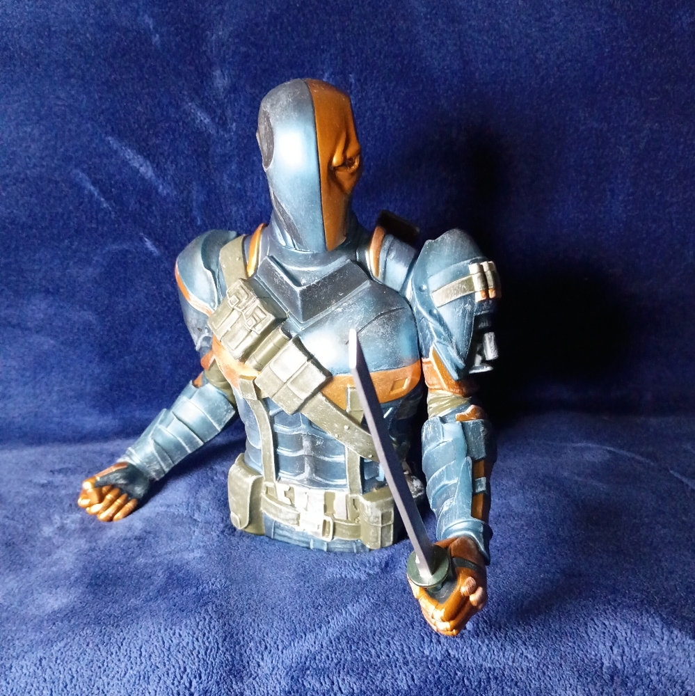 Arkham Origins Deathstroke Bust Bank